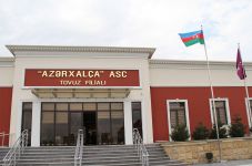 “Azərxalça”nın filiallarında yeni xalçalar kəsilib (FOTO)
