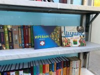 В Баку устанавливают оригинальные Книжные остановки (ФОТО)