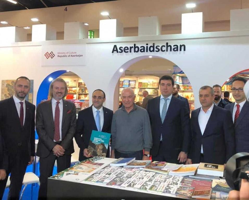 Azərbaycan Frankfurt Beynəlxalq Kitab Sərgisində təmsil olunur (FOTO)