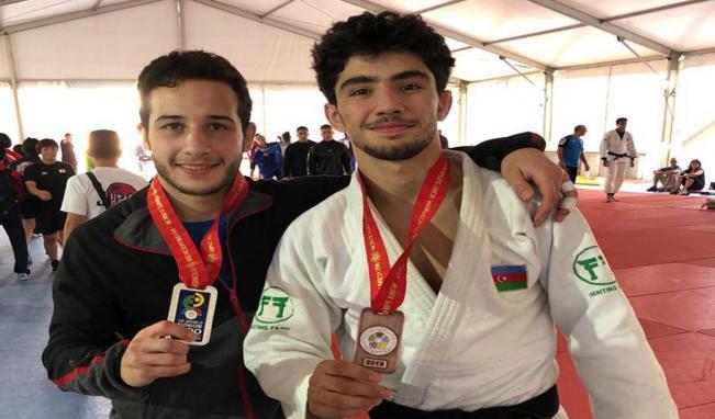 Azərbaycanın iki gənc cüdoçusu dünya birinciliyində medal qazanıb - Gallery Image