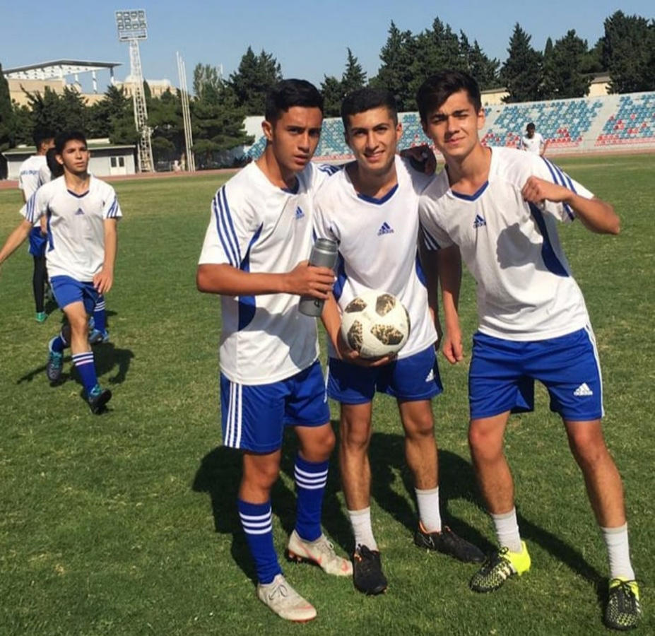 Азербайджанские звезды поддерживают футбол и отправляют Айхана в "Валенсию" (ФОТО/ВИДЕО)