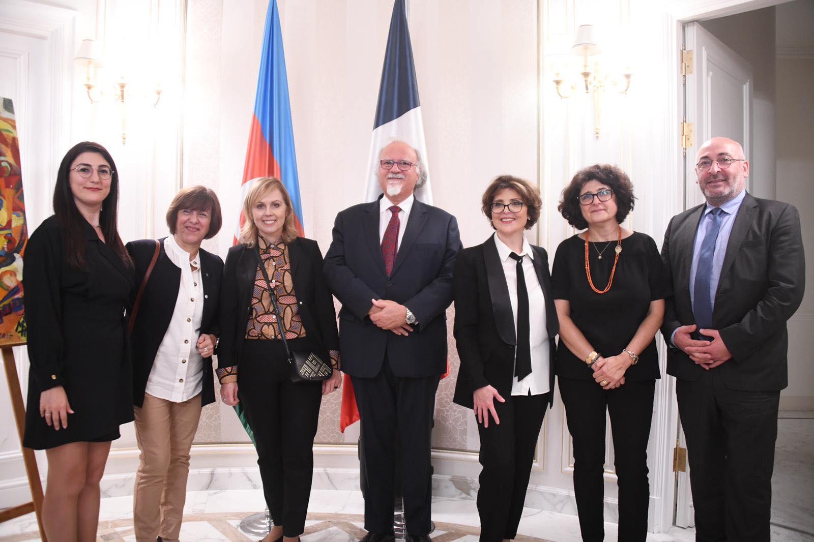 В Париже чествовали свободных женщин Азербайджана и Грузии  (ФОТО)