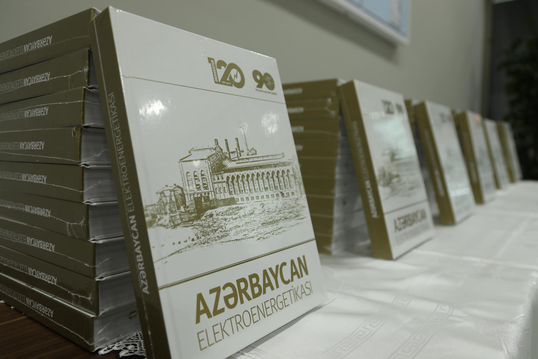 “Azərbaycan energetikası” filmi və kitabının təqdimatı olub