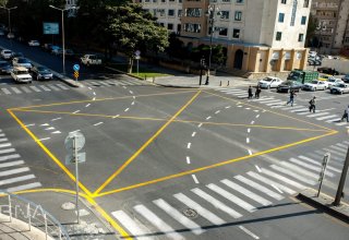 В Баку впервые организован четырехсторонний пешеходный переход (ФОТО)