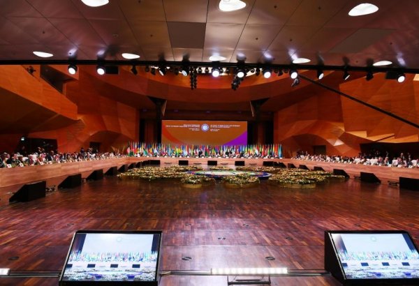 В Баку завершился XVIII саммит глав государств и правительств стран-членов Движения неприсоединения (ФОТО)
