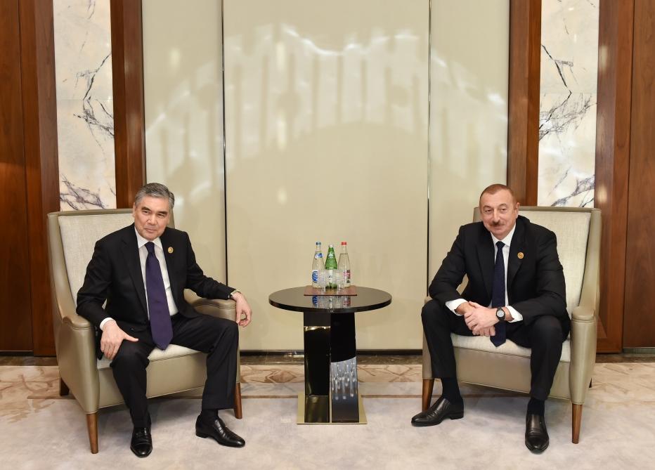 President Ilham Aliyev meets Turkmen President Gurbanguly Berdimuhamedov (PHOTO)