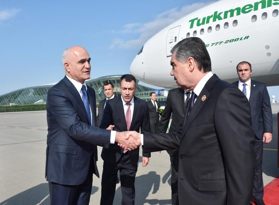 Turkmen president arrives in Azerbaijan for visit (PHOTO)