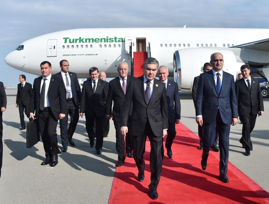 Türkmənistan Prezidenti Qurbanqulu Berdiməhəmmədov Azərbaycana səfərə gəlib (FOTO)