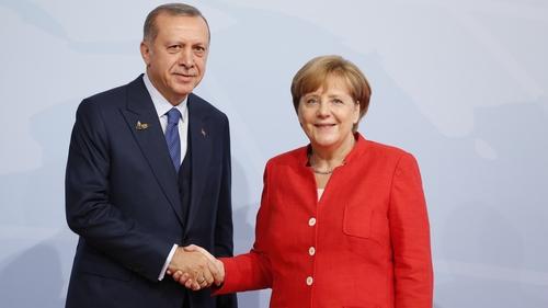 Ərdoğan və Merkel Türkiyə ilə Aİ əlaqələrini müzakirə ediblər