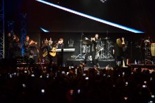 EMİN Gəncədə minlərlə pərəstişkarı qarşısında konsert proqramı ilə çıxış edib (FOTO/VİDEO) - Gallery Thumbnail
