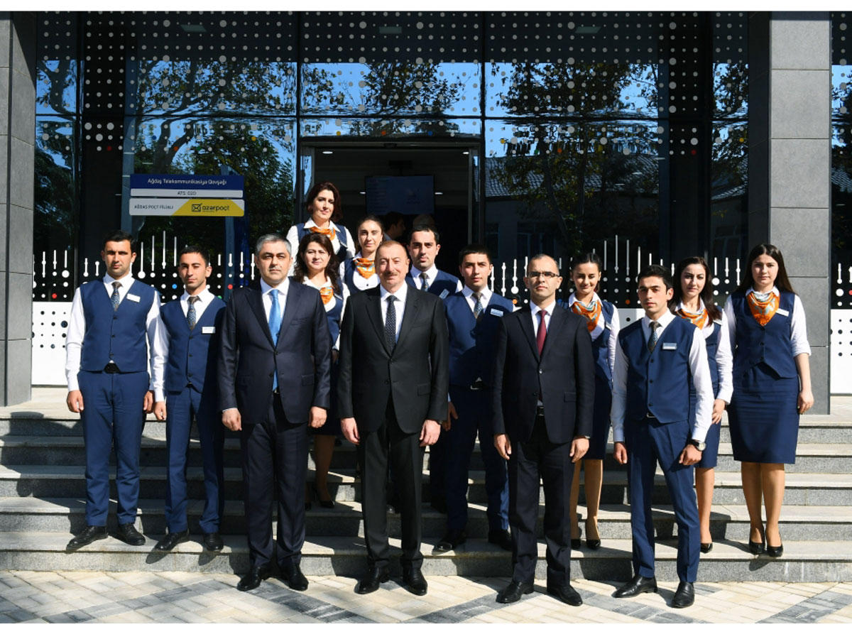 Президент Ильхам Алиев принял участие в открытии Центра обслуживания «Шебеке» в Агдашском районном телекоммуникационном узле (ФОТО)