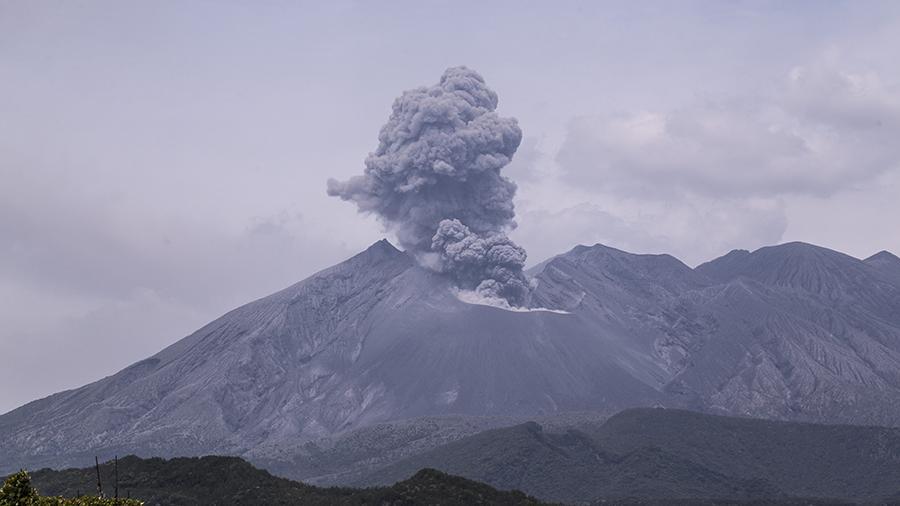 Mexican volcano Popocatepetl spews fiery ash