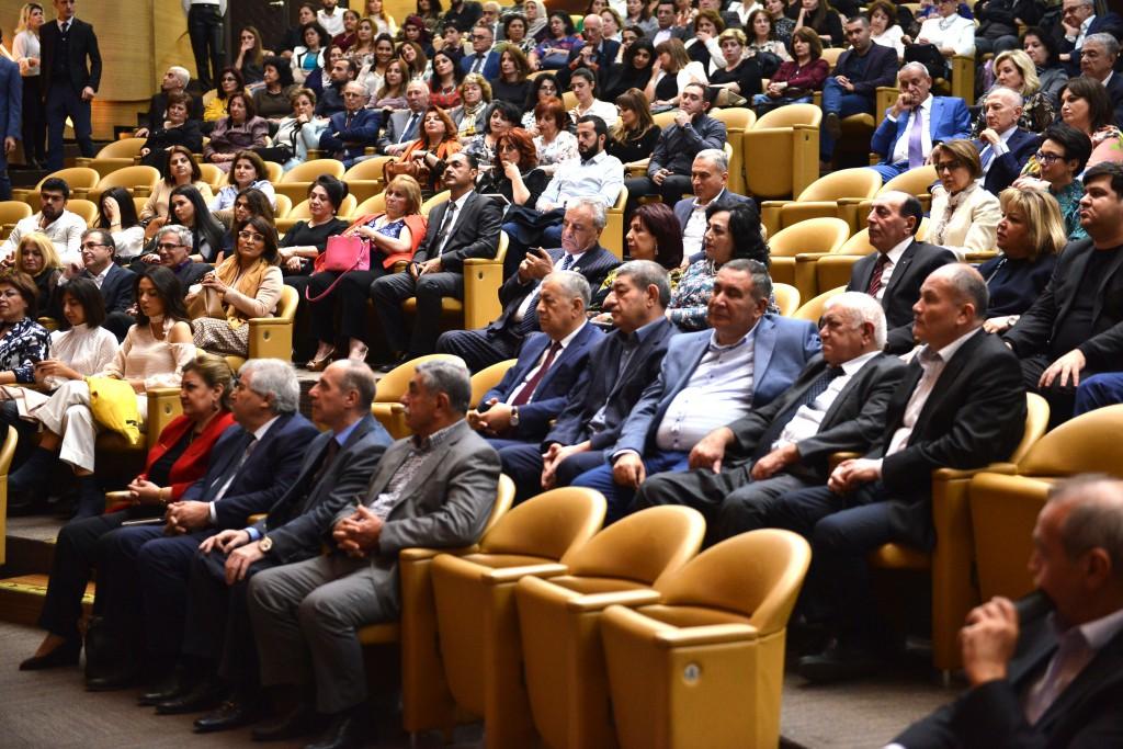 Xalq yazıçısı İsmayıl Şıxlıya həsr edilmiş filmin təqdimatı olub (FOTO)
