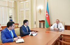 Президент Ильхам Алиев принял Анара Тагиева и Эльнура Рзаева в связи с назначением их на должность главы Исполнительной власти Евлаха и Хачмазского района (ФОТО)
