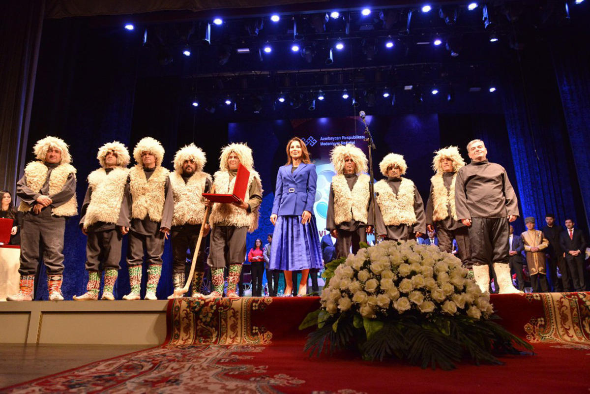 Ənənəvi Respublika Folklor Festivalına yekun vurulub (FOTO)