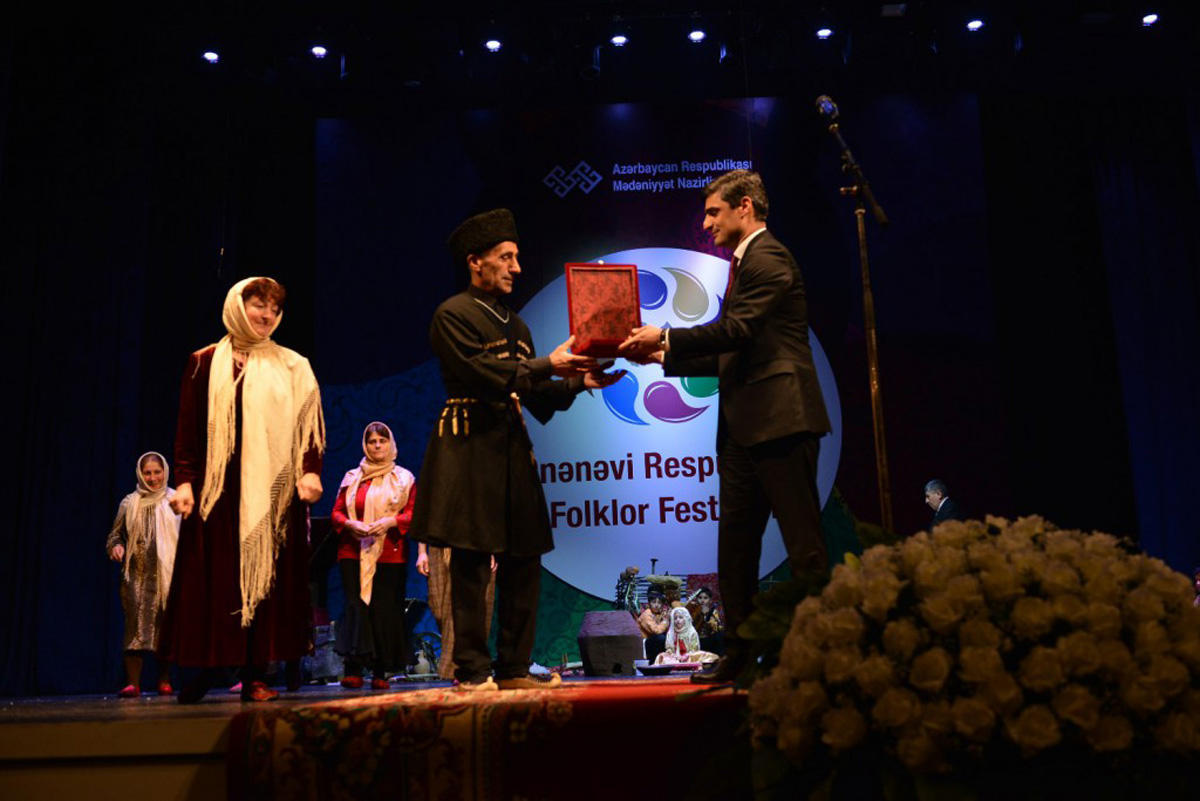 Ənənəvi Respublika Folklor Festivalına yekun vurulub (FOTO)