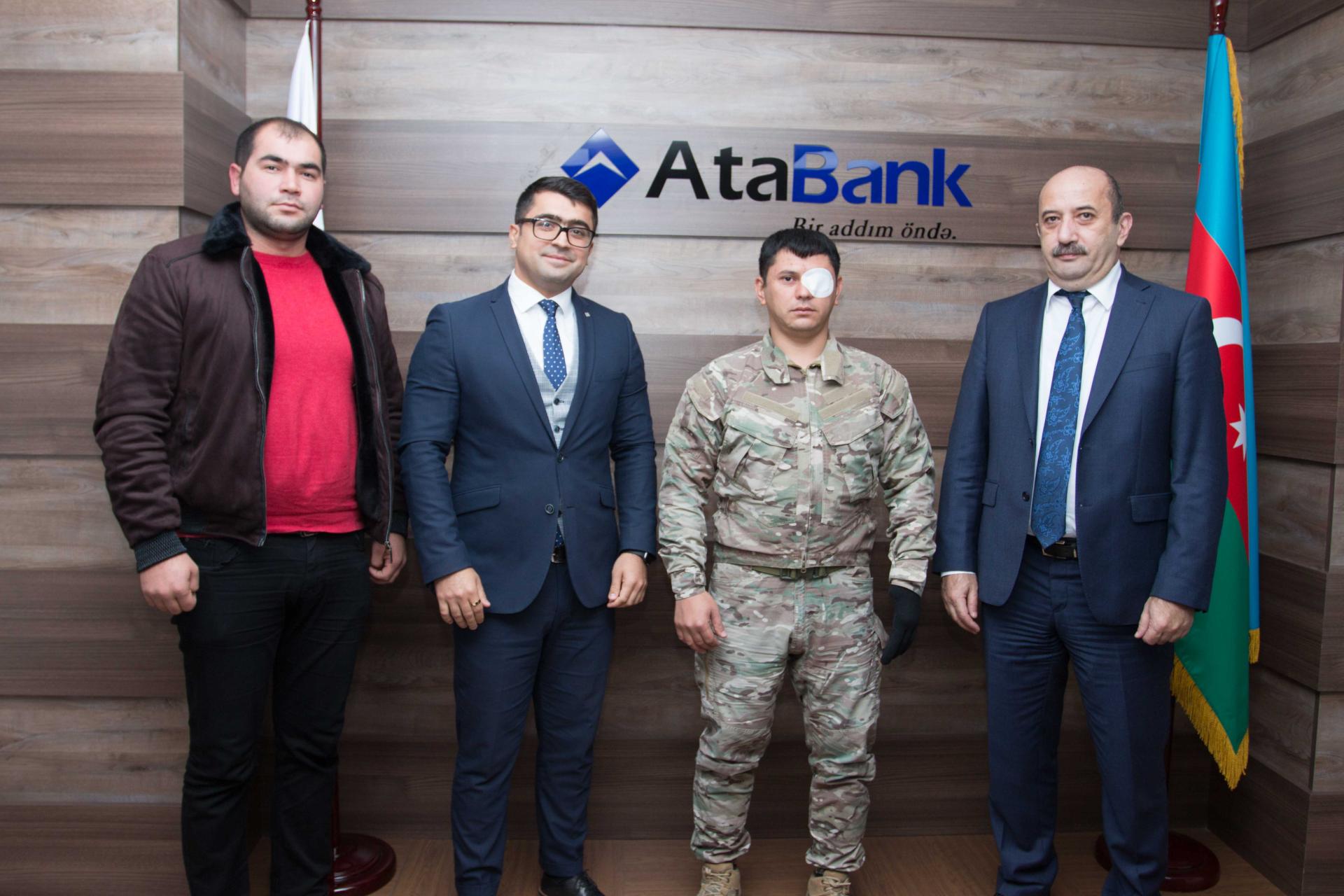 “AtaBank” ASC növbəti dəfə hərbçimizin kredit borcunu bağışladı (FOTO)