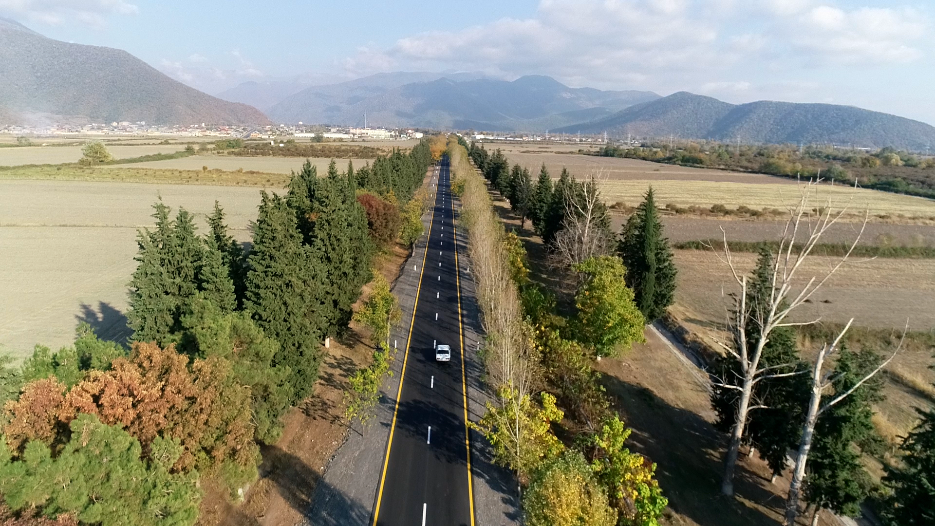 Qax-İlisu marşrutu üzrə 35.5 km uzunluğunda yol yenidən qurulub (FOTO) - Gallery Image