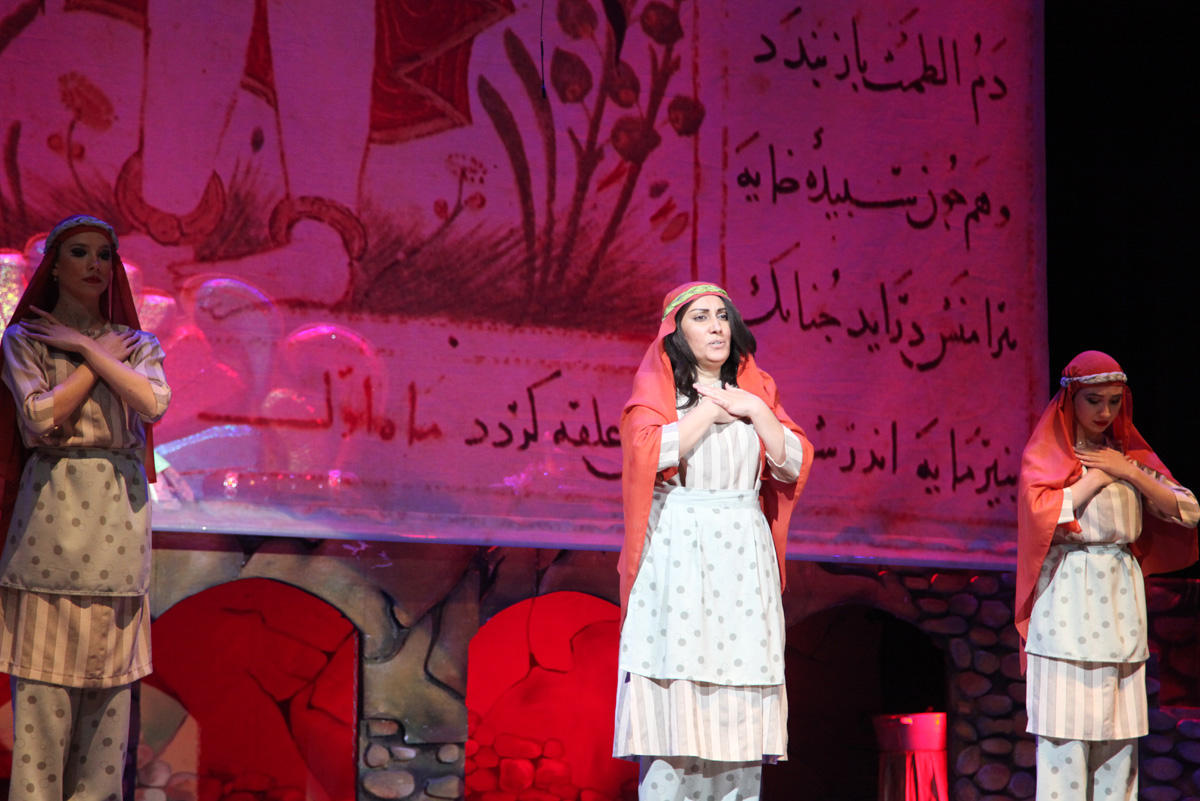 Радиоведущая, математик и переводчик дебютировала на сцене Азербайджанского театра (ВИДЕО, ФОТО)