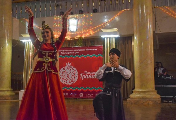 Азербайджанский праздник граната стал одним из самых любимых в России (ФОТО)