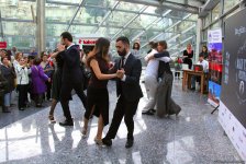 Необычное шоу в Бакинском метро – страстное Аргентинское танго (ВИДЕО, ФОТО)