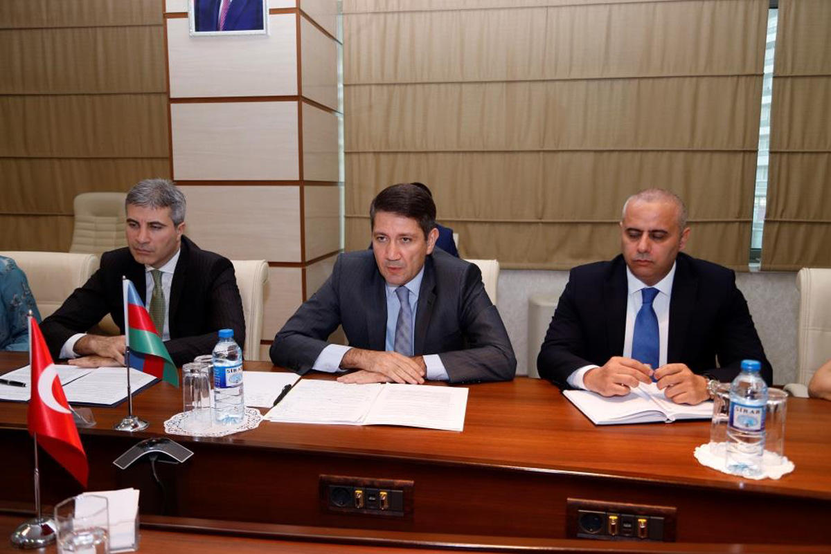 В Баку состоялась встреча с делегацией министерства семьи, труда и социальных услуг Турции (ФОТО)