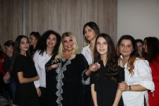 В поселках Баку прошли сольные концерты Метанет Искендерли и Эльчина Джафарова (ФОТО)