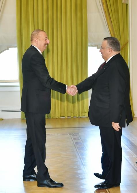 Azerbaijani President Ilham Aliyev receives delegation from Egypt (PHOTO)