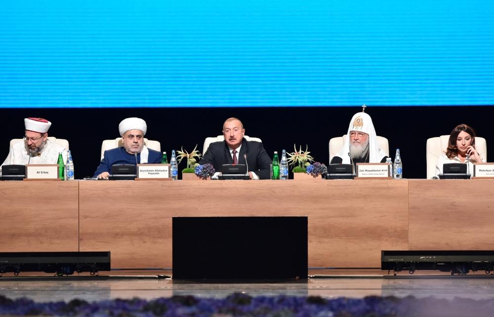 Президент Ильхам Алиев: Именно Гейдар Алиев заложил основу отношений между государством и религией, равно, как с его именем связана концепция развития Азербайджана по всем остальным направлениям