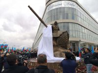 В Баку официально открыт памятник Национальному герою Азербайджана Альберту Агарунову (ФОТО)