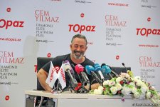 Веселые посиделки Джема Йылмаза с азербайджанцами (ФОТО)