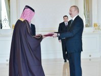President Ilham Aliyev receives credentials of incoming Qatari ambassador (PHOTO)