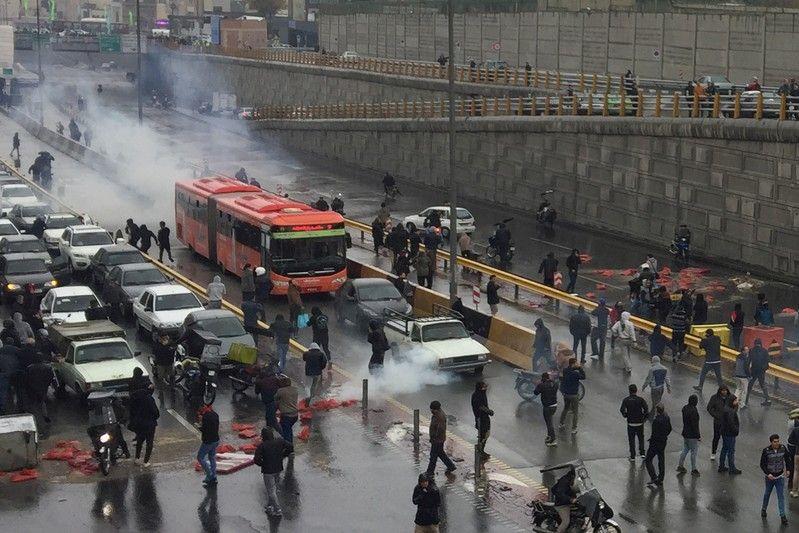 Fewer protests related to increase in gasoline prices in Iran