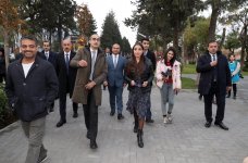 Heydər Əliyev Fondunun vitse-prezidenti Leyla Əliyeva IDEA-nın “Urban Ecology” layihəsi çərçivəsində aksiyada iştirak edib (FOTO)