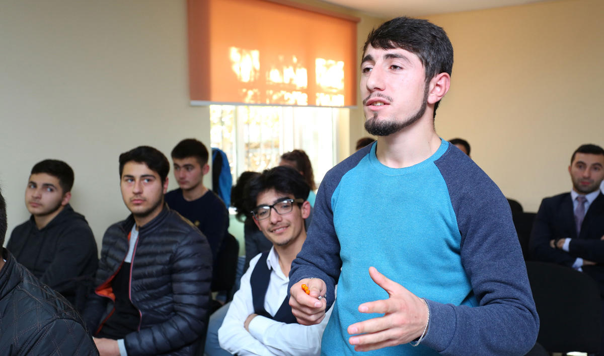 Amerikalı din xadimi Azərbaycan İlahiyyat İnstitutunu ziyarət edib (FOTO)