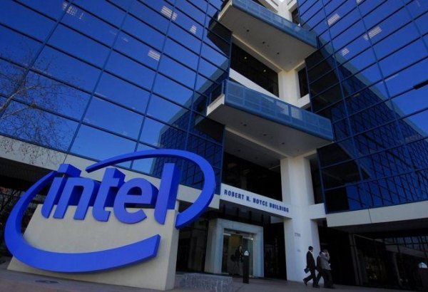 Intel's blockbuster results lift shares to dotcom peak, fire up sector
