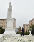 Президент Ильхам Алиев посетил памятник Общенациональному лидеру Гейдару Алиеву в Сумгайыте (ФОТО)