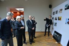“Alüminium” VI Bakı Beynəlxalq Müasir İncəsənət Biennalesinin rəsmi açılışı olub (FOTO) - Gallery Thumbnail
