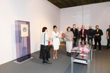 Первый вице-президент Мехрибан Алиева ознакомилась с 8-й Московской биеннале современного искусства (ФОТО) (версия 2)
