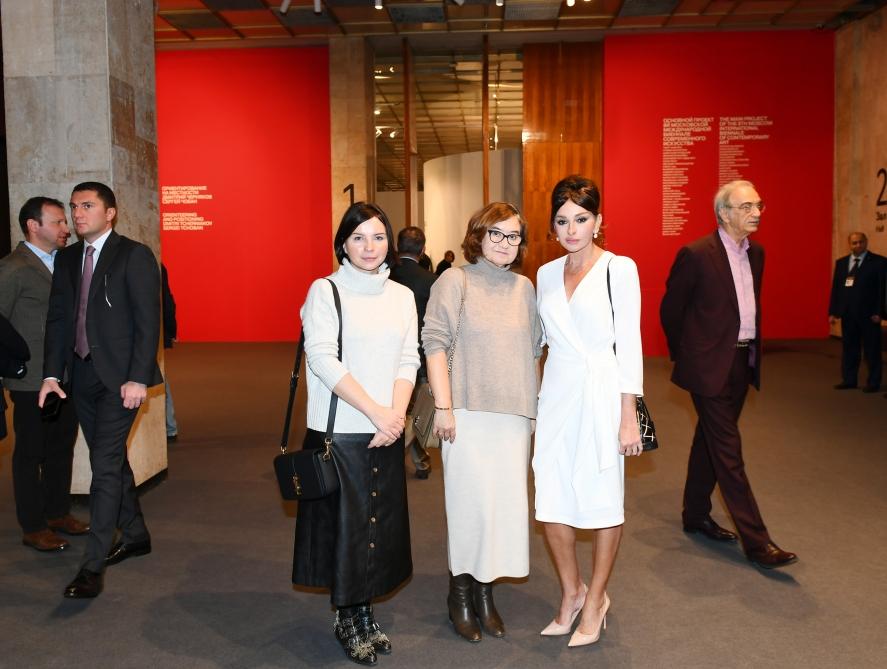 Первый вице-президент Мехрибан Алиева ознакомилась с 8-й Московской биеннале современного искусства (ФОТО) (версия 2)