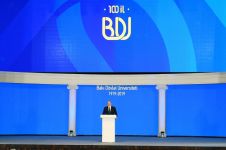 Президент Ильхам Алиев принял участие в церемонии по случаю 100-летнего юбилея БГУ (ФОТО) (версия 2)