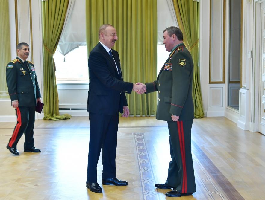 President Aliyev receives delegation led by Chief of General Staff of Russian Armed Forces (PHOTO)