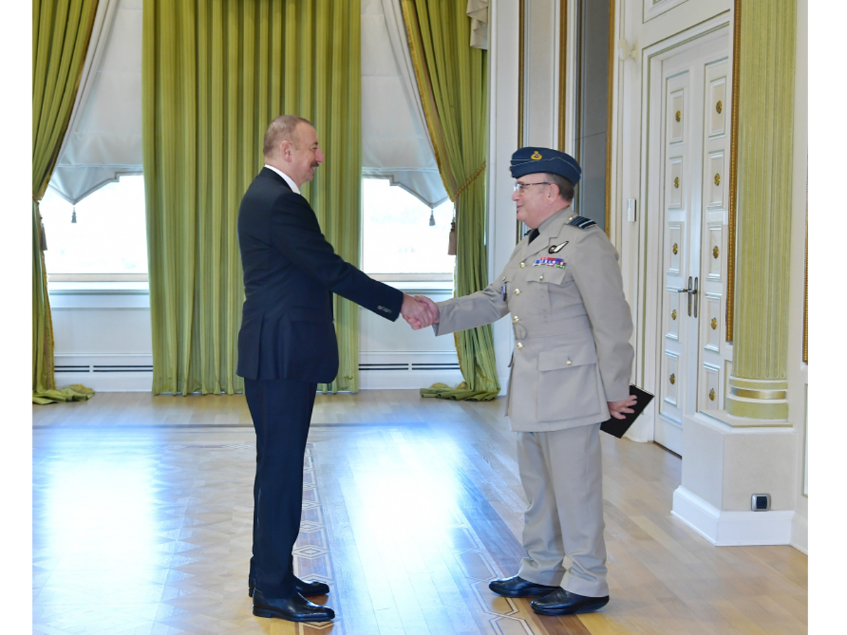 Prezident İlham Əliyev NATO-nun Hərbi Komitəsi sədrinin başçılıq etdiyi nümayəndə heyətini qəbul edib (FOTO) (YENİLƏNİB)