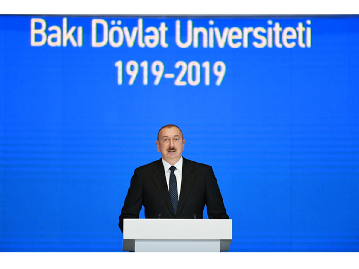 Prezident İlham Əliyev Bakı Dövlət Universitetinin 100 illik yubileyi münasibətilə keçirilən mərasimdə iştirak edib (FOTO) (YENİLƏNİB 3)