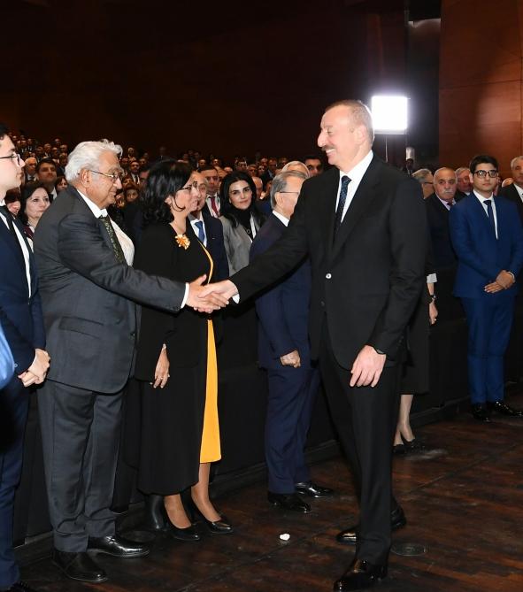 Prezident İlham Əliyev Bakı Dövlət Universitetinin 100 illik yubileyi münasibətilə keçirilən mərasimdə iştirak edib (FOTO) (YENİLƏNİB 3)