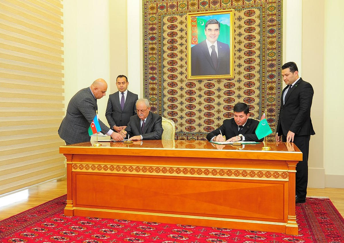 Azerbaijan, Turkmenistan sign intergovernmental agreement on laying fiber-optic backbone cable line through bottom of Caspian Sea (PHOTO)