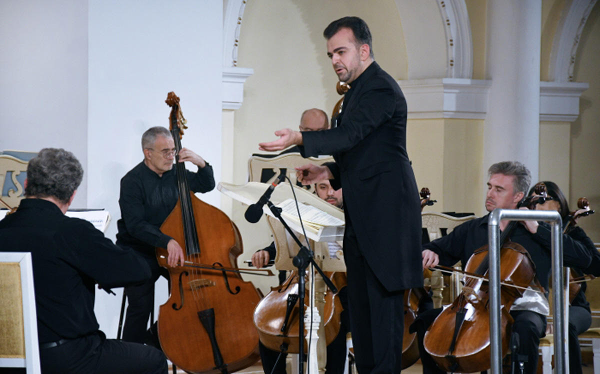 Концерт для тара: потрясающий творческий тандем Арслана Новрасли и Валида Агаева (ФОТО)