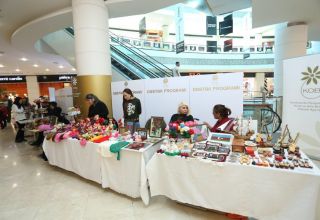 В Баку проводится выставка-продажа по случаю Международного дня инвалидов (ФОТО)