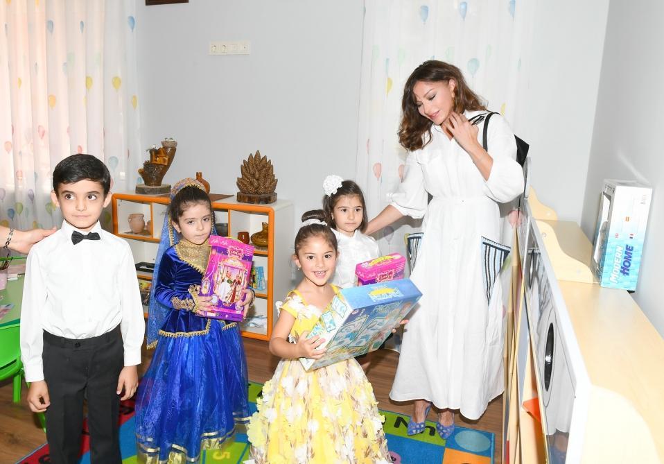 Благодаря Мехрибан Алиевой в Азербайджане созданы прекрасные условия для детей - репортаж из яслей-детского сада номер 141 в Баку (ВИДЕО, ФОТО)