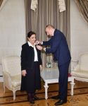 President Ilham Aliyev presented “Sharaf” Order to Dilara Seyidzade (PHOTO)